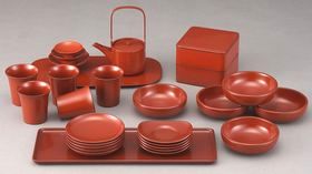 特別価格セット たまり朱の屠蘇器・重箱と普段使いの器のセット、一年中使う輪島塗 たまり朱の屠蘇器・重箱と普段使いの器のセット、一年中使う輪島塗