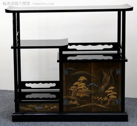 特別価格・数量限定1本限り!輪島塗飾り棚・山水蒔絵は、蒔絵の開き戸が美しい空間を活かした輪島塗飾り棚。 輪島塗飾り棚・山水蒔絵