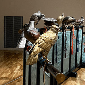 国立工芸館の「12羽の鷹」