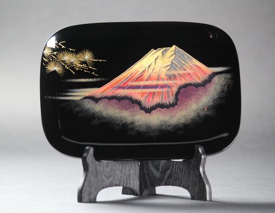 輪島塗　飾り皿　松に富士山沈金
