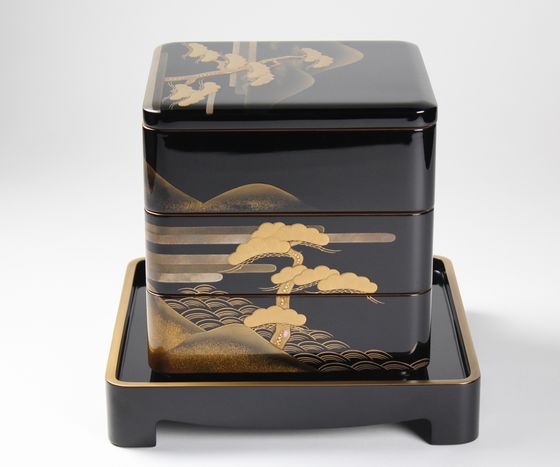 三段重箱 金縁・松に山水蒔絵 1,210,000円（税込） | 輪島塗の塗師屋 ...