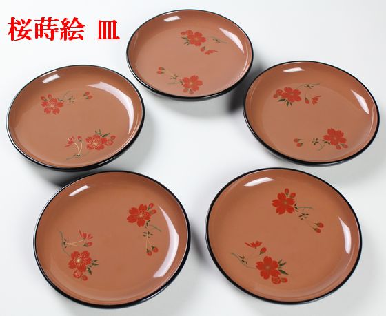 銘々皿（丸型）桜蒔絵 5枚1組 165,000円（税込） | 輪島塗の塗師屋