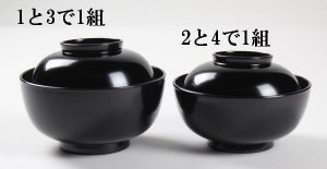 2組の蓋つきの椀になります